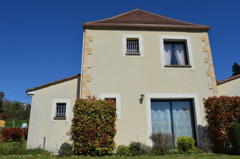 Maison - 153 m² - 9 pièces