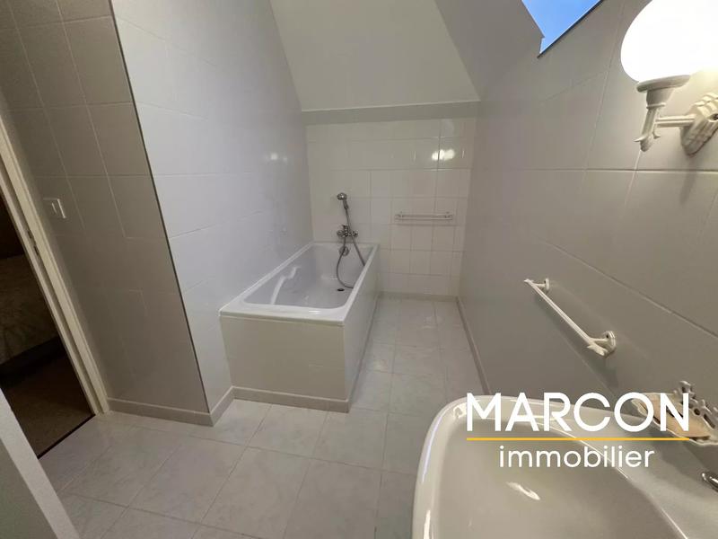 Propriété - 174 m² - 11 pièces