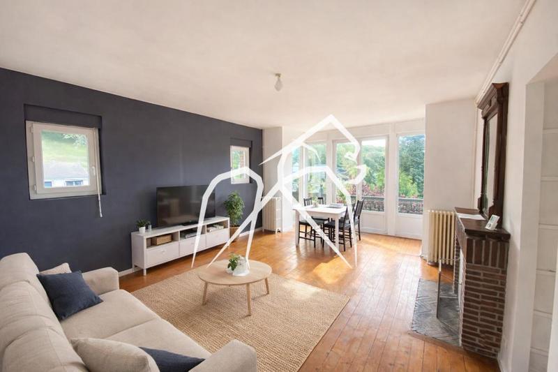 Appartement ancien - 76 m² - 5 pièces