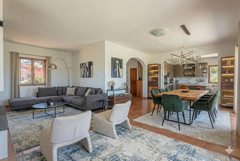 Maison - 181 m² - 8 pièces