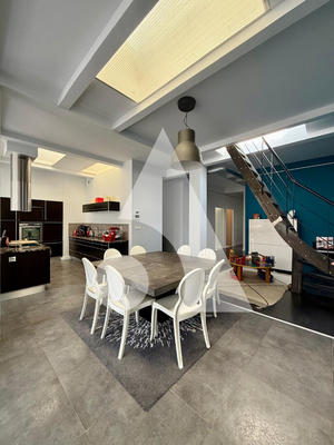 Appartement - 202 m² - 5 pièces