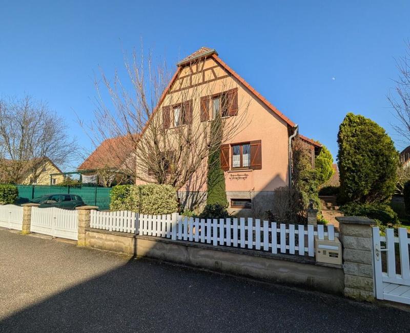 Maison - 99 m² - 5 pièces