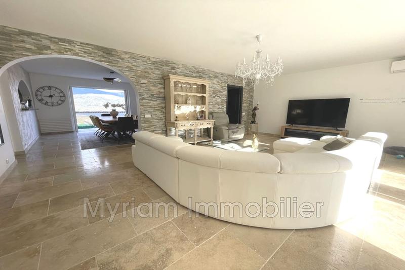 Maison - 251 m² - 6 pièces