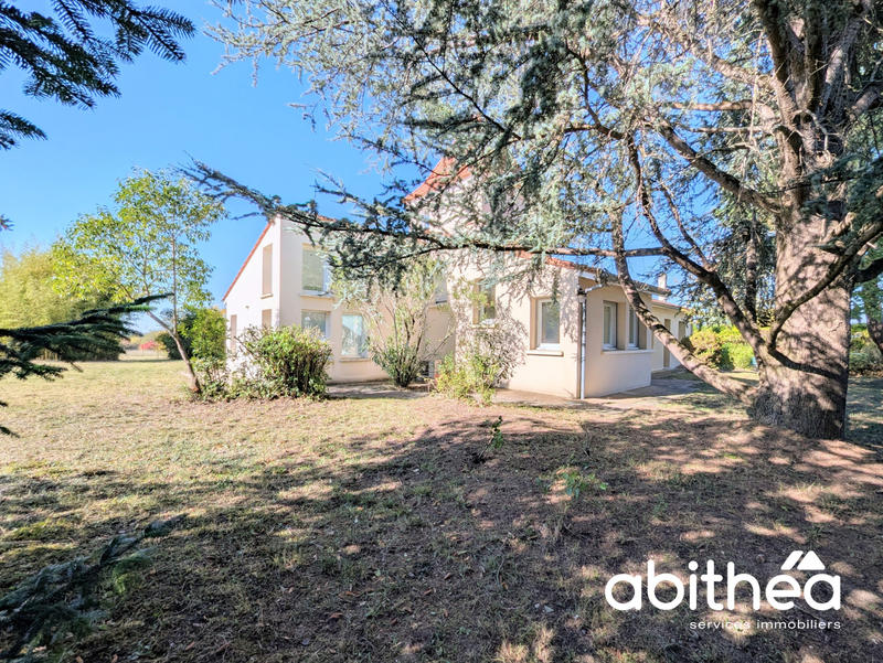 Maison - 180 m² - 8 pièces