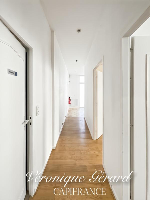 Local d'activité / Entrepôt - 64 m² - 3 pièces