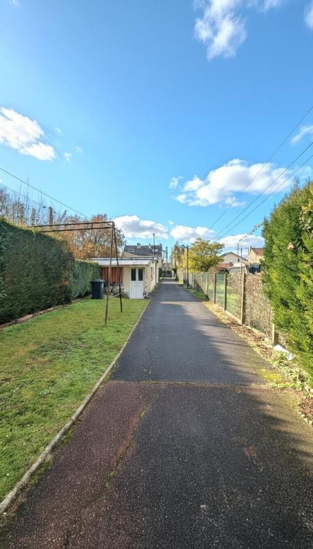 Maison - 90 m² - 8 pièces