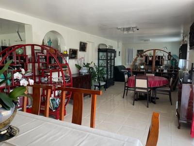 Maison - 172 m² - 8 pièces