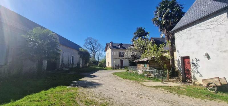 Maison - 326 m² - 15 pièces