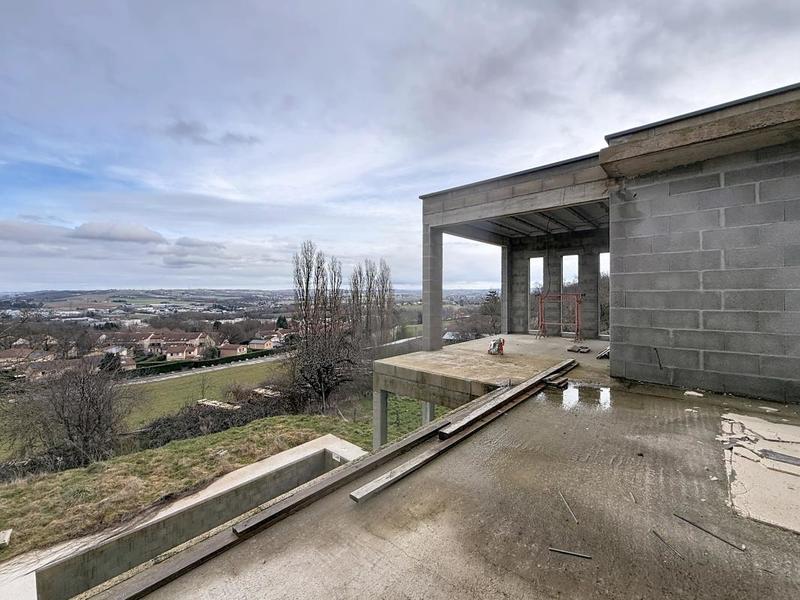 Maison - 180 m² - 4 pièces