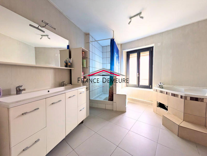 Maison - 108 m² - 5 pièces