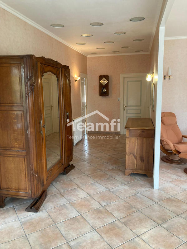 Maison - 180 m² - 5 pièces