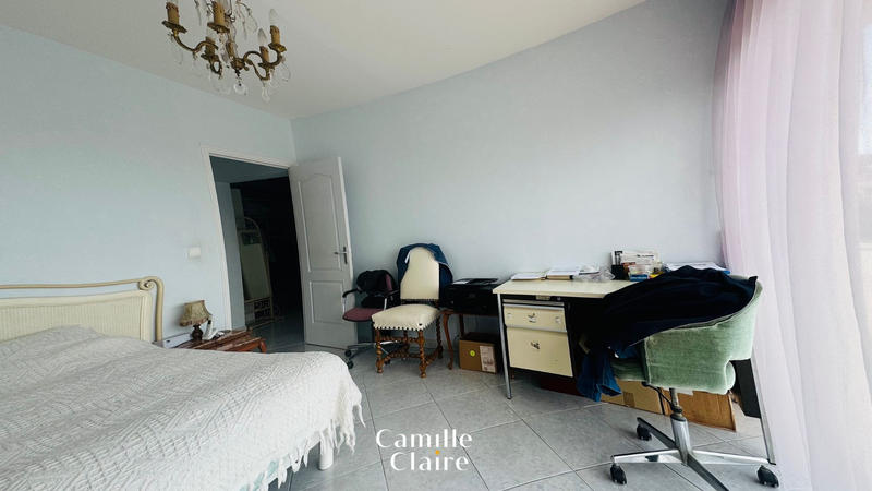 Villa - 240 m² - 10 pièces