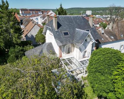 Maison de maîtres - 230 m² - 9 pièces