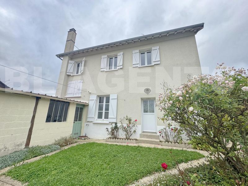 Maison - 250 m² - 4 pièces