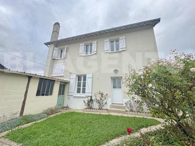 Maison - 250 m² - 4 pièces
