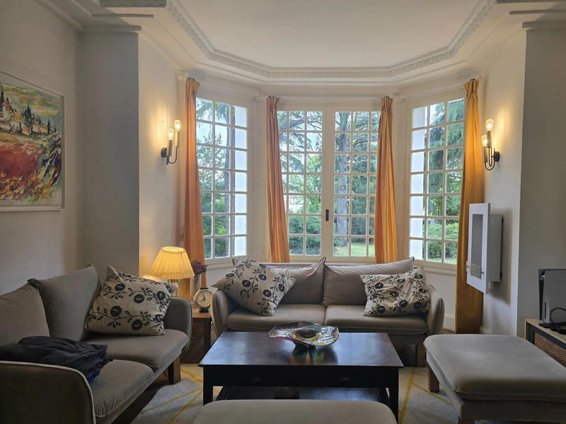 Maison - 290 m² - 9 pièces