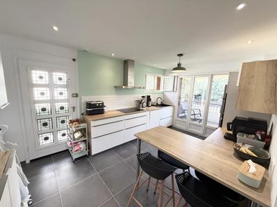 Maison - 161 m² - 8 pièces