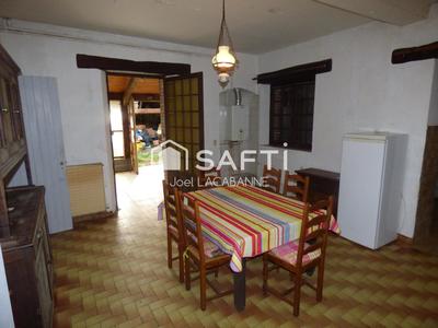 Maison - 180 m² - 8 pièces