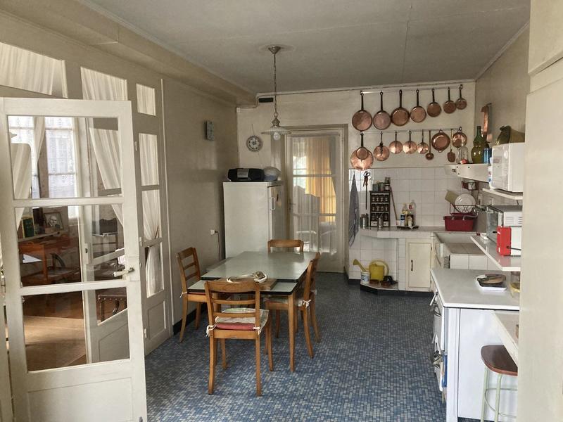 Maison - 266 m² - 14 pièces