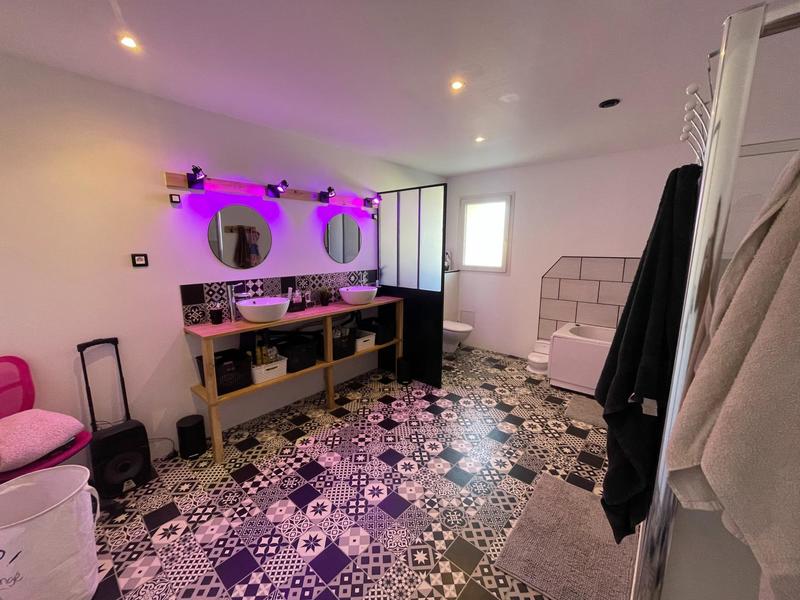 Maison - 216 m² - 5 pièces