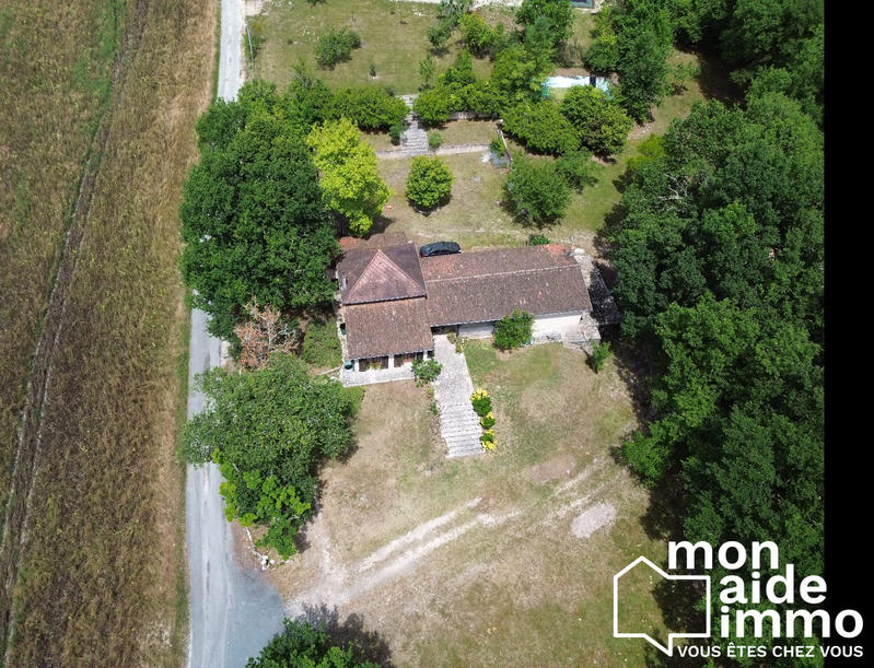 Maison - 240 m² - 8 pièces