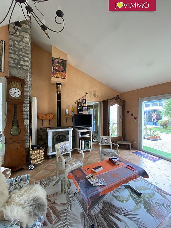 Maison - 237 m² - 9 pièces