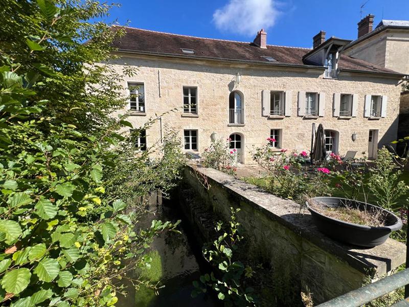 Maison - 474 m² - 10 pièces