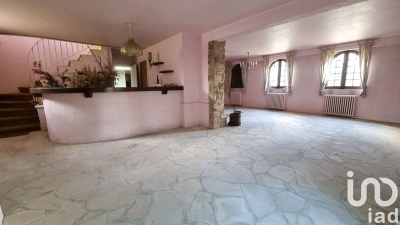 Maison - 216 m² - 11 pièces