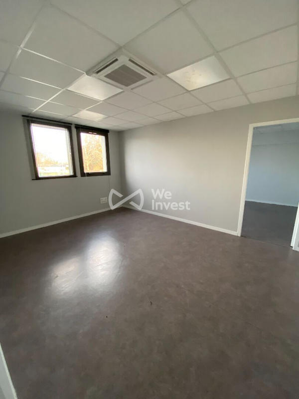 Local commercial - 1 219 m²