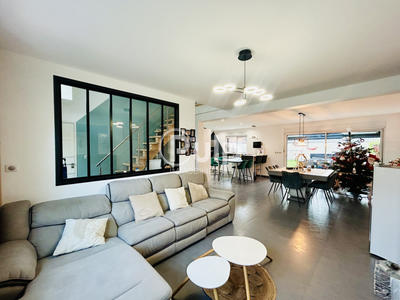 Pavillon - 132 m² - 7 pièces