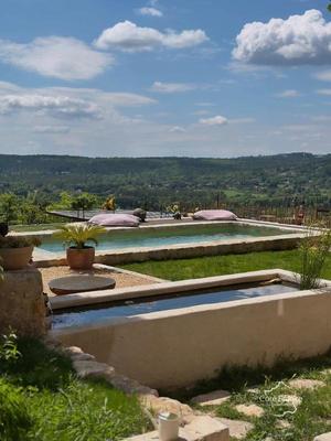 Villa - 239 m² - 9 pièces