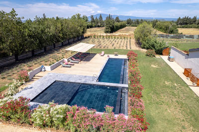 Mas - 700 m² - 20 pièces