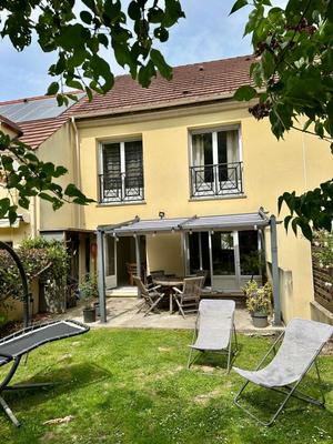 Maison - 105 m² - 4 pièces