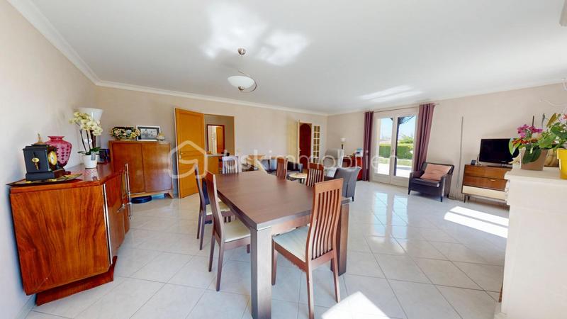 Maison - 181 m² - 7 pièces