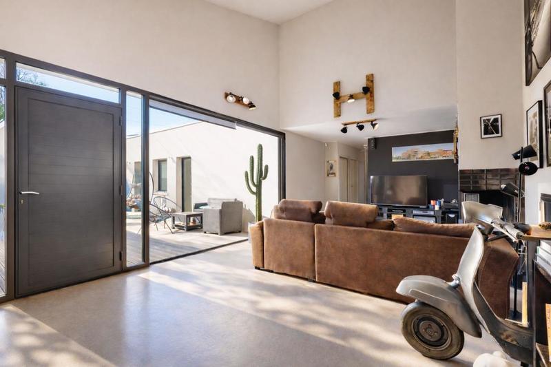 Propriété - 169 m² - 7 pièces