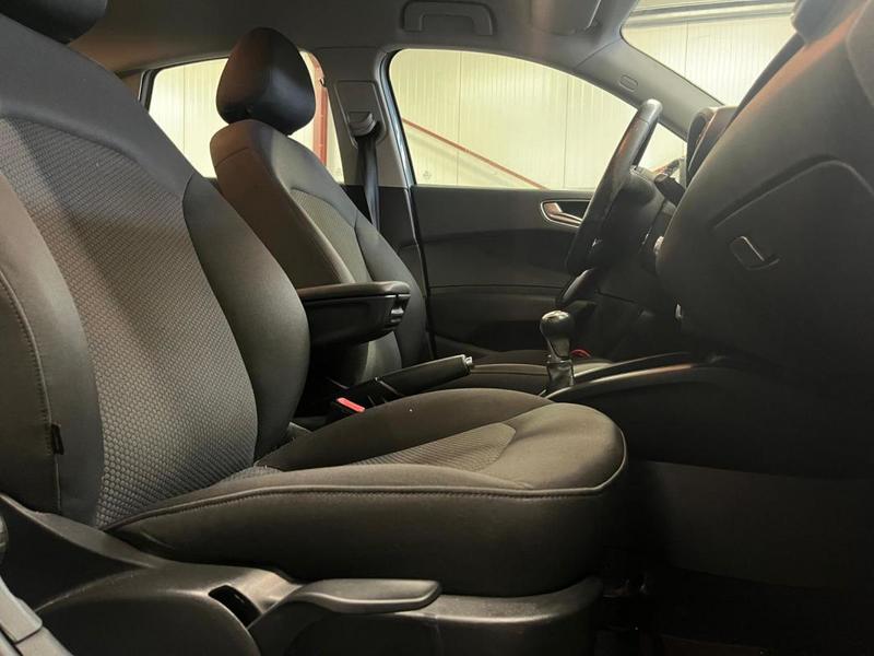 Audi A1 sportback 1.6 Tdi 90 cv s line / Distribution faite