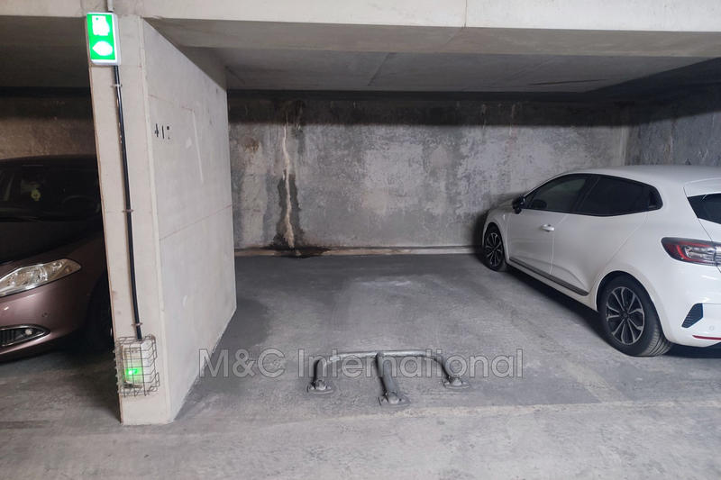 Parking / Garage - 12 m²