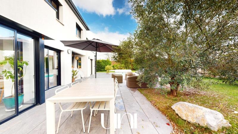 Maison - 185 m² - 6 pièces