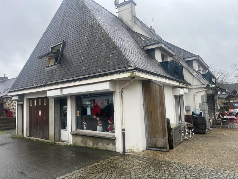 Maison - 240 m² - 8 pièces