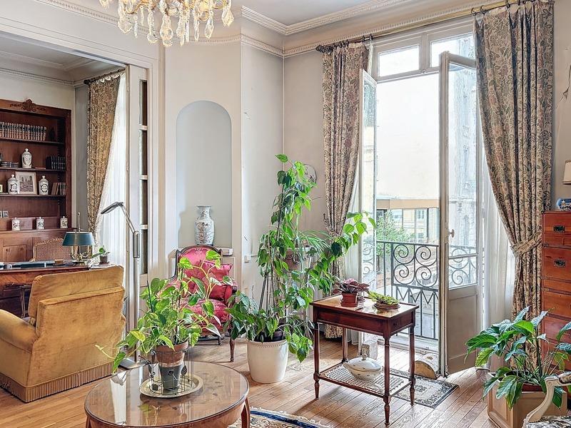 Appartement bourgeois - 173 m² - 7 pièces