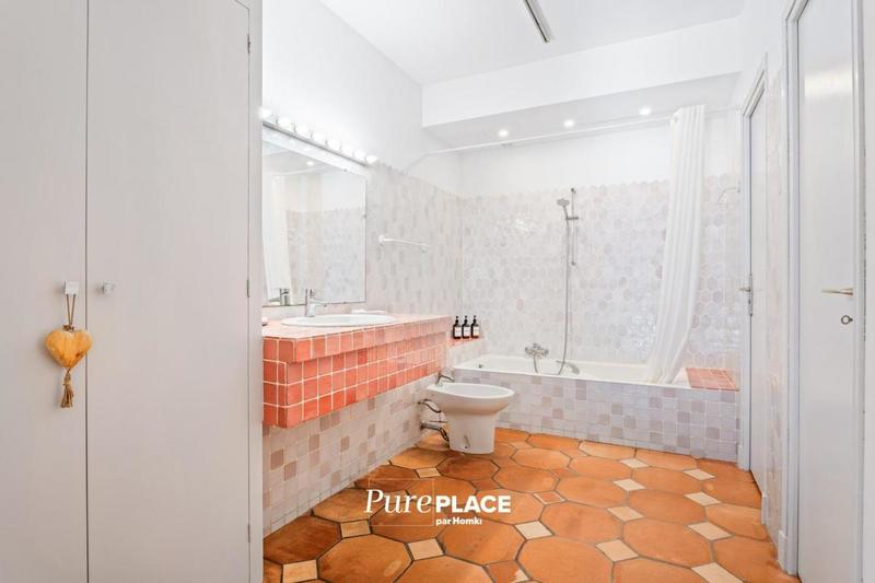 Maison - 236 m² - 6 pièces