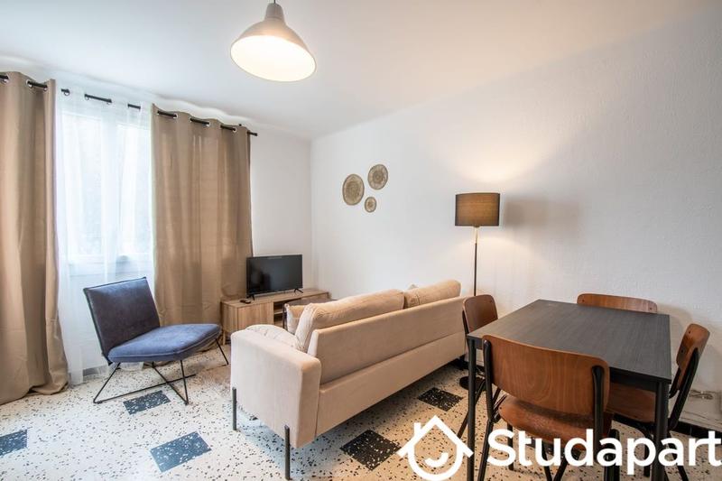 Chambre - 55 m² - 1 pièce