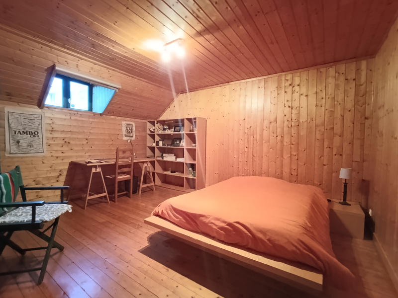 Maison - 242 m² - 9 pièces