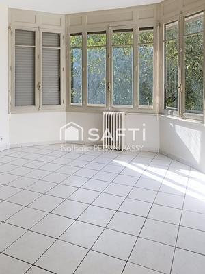 Appartement - 92 m² - 5 pièces