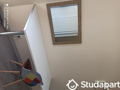 Chambre - 11 m² - 1 pièce