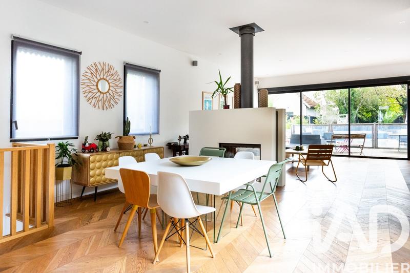 Maison de maîtres - 281 m² - 8 pièces