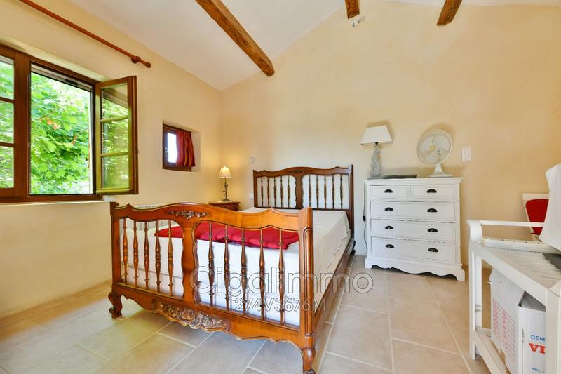 Villa - 179 m² - 8 pièces