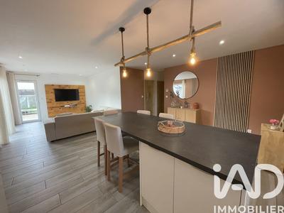 Maison - 93 m² - 4 pièces