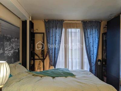 Studio - 25 m² - 1 pièce