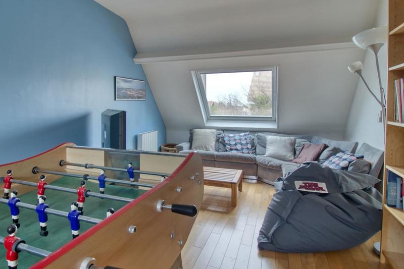 Maison - 225 m² - 8 pièces